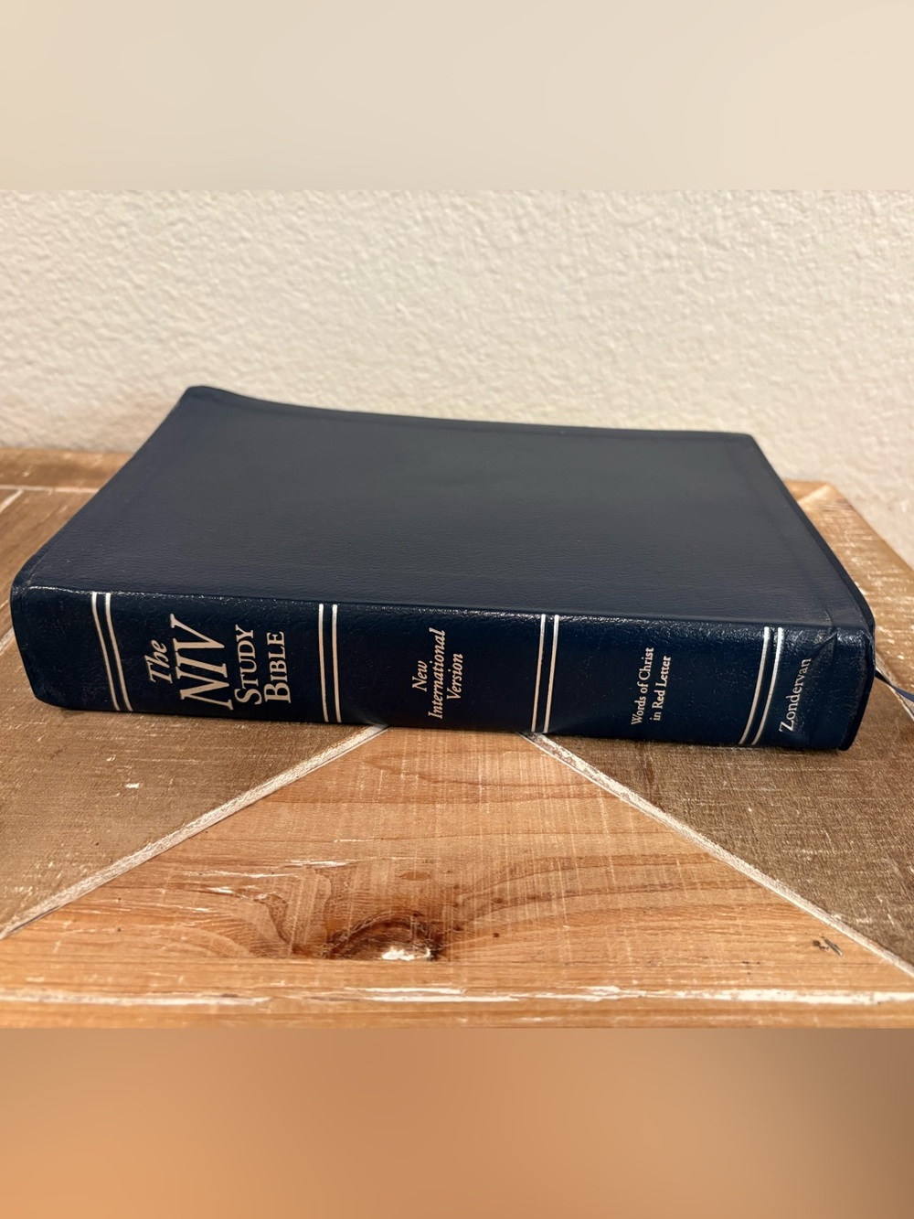 The NIV Study Bible  Red Letter Edition Zondervan BONDED LEATHER Blue 1995